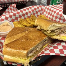 Maracas y Sabor - Cubano sandwich (9").