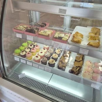 Pamcakes Bakery - Custom Cakes Near Me - Austin, Texas