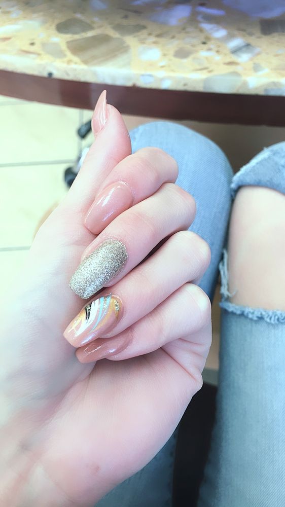 DELUXE NAILS & SPA Updated September 2024 17 Photos & 14 Reviews