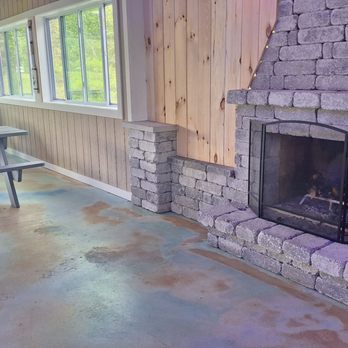 Acadia Lobster - Cozy fireplace for the rainy days - Seafood Near Me - Trenton, Maine