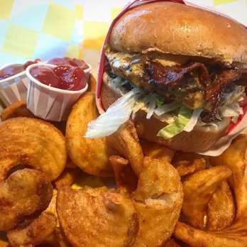 California Burgerz - Burgers Near Me - Hamtramck, Michigan