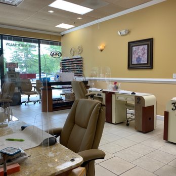 Rose Nails - Extra safety with plexiglass partitions on manicure table & pedicure chairs - Nail Salons Near Me - Cary, North Carolina Rose Nails - Extra safety with plexiglass partitions on manicure table & pedicure chairs - Nail Salons Near Me - Cary, North Carolina