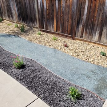 VR Pavers Landscape & General Construction - Paved gravel path leading to seating area - Landscaping Near Me VR Pavers Landscape & General Construction - Paved gravel path leading to seating area - Landscaping Near Me