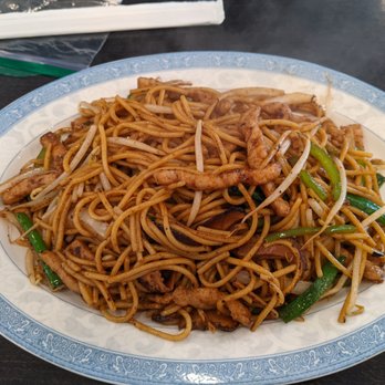 Sandy's Cafe - Black pepper pork spaghetti stir-fry - Cantonese Near Me - Honolulu, Hawaii Sandy's Cafe - Black pepper pork spaghetti stir-fry - Cantonese Near Me - Honolulu, Hawaii