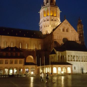 Marktbrunnen - Marktbrunnen at Night - Landmarks & Historical Buildings Near Me - Mainz, RP