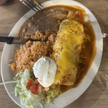 Guadalajara Mexican Restaurant - Burrito with red sauce - Mexican Near Me - Miami, Florida Guadalajara Mexican Restaurant - Burrito with red sauce - Mexican Near Me - Miami, Florida