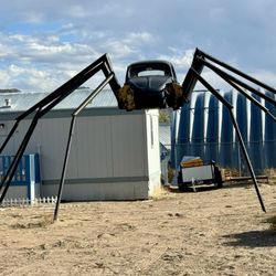 VW Beetle Spider - 10.06.24 the property is for sale so it's possible the art car will be creeping along at some point