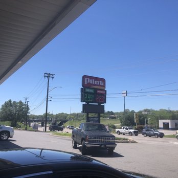 Pilot - Signage and i75 in the distance - Gas Stations Near Me - Knoxville, Tennessee