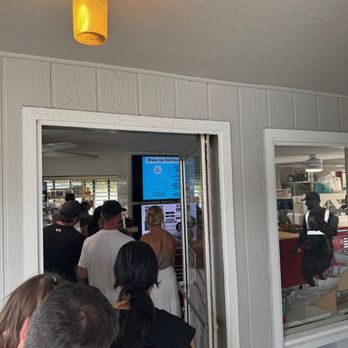 Wake Up Delicious - Lunch Rush Line - Hawaiian Near Me - Hanalei, Hawaii