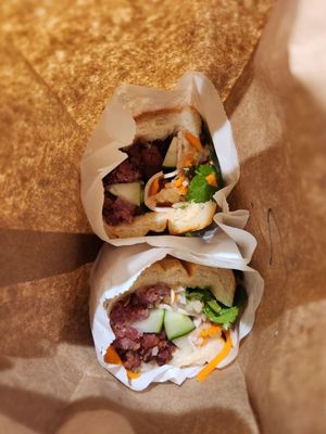 Bánh Mì Saigon by null