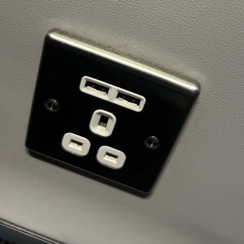 Heathrow Express - Outlet plugs by the seat. - Public Transportation Near Me - London, XGL
