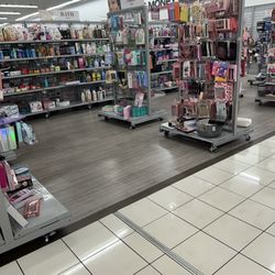 Burlington - Makeup section