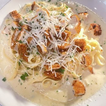 MA'S Italian Kitchen - FETTUCCINE ALFREDO w/ Crispy Chicken - Italian Near Me - Burbank, California MA'S Italian Kitchen - FETTUCCINE ALFREDO w/ Crispy Chicken - Italian Near Me - Burbank, California