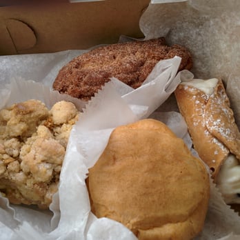 Egypt Star Bakery - Cream puff, crumb cake, cinnamon donut, Cannolli - Bakeries Near Me - Whitehall, Pennsylvania