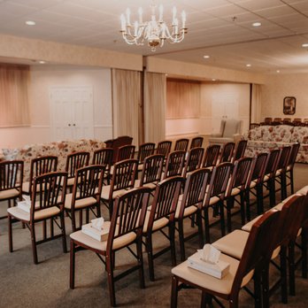 Heritage Funeral Homes - Our comfortable visitation rooms are perfect for a traditional viewing, cremation memorial service or celebration of life. - Funeral Services & Cemeteries Near Me - Oak Creek, Wisconsin Heritage Funeral Homes - Our comfortable visitation rooms are perfect for a traditional viewing, cremation memorial service or celebration of life. - Funeral Services & Cemeteries Near Me - Oak Creek, Wisconsin