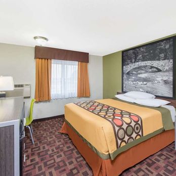 Super 8 by Wyndham Moberly MO - Guest room - Hotels Near Me - Moberly, Missouri Super 8 by Wyndham Moberly MO - Guest room - Hotels Near Me - Moberly, Missouri