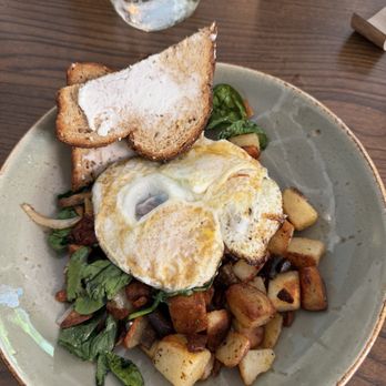 First Watch - A mix of farmhouse and market hash - Cafes Near Me - Orlando, Florida
