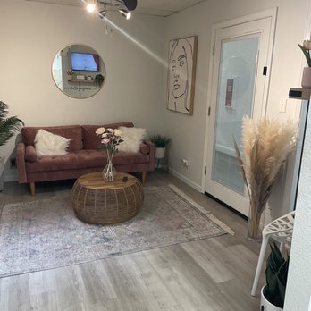 Havenly Beauty Spa - Waiting area - Eyebrow Services Near Me - Visalia, California Havenly Beauty Spa - Waiting area - Eyebrow Services Near Me - Visalia, California