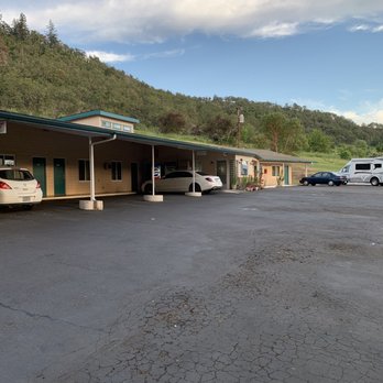 Shady Oaks Motel - Big parking space - Hotels Near Me - Roseburg, Oregon