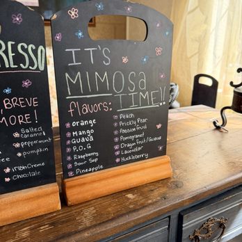 Nibbley's Cafe - Raspberry mimosa 10/10! - Breakfast & Brunch Near Me - Klamath Falls, Oregon
