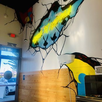 Dave's Hot Chicken - Graphics - Chicken Shop Near Me - El Cajon, California