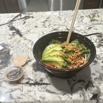 B Poke - Sushi Bars Near Me - Plantation, Florida