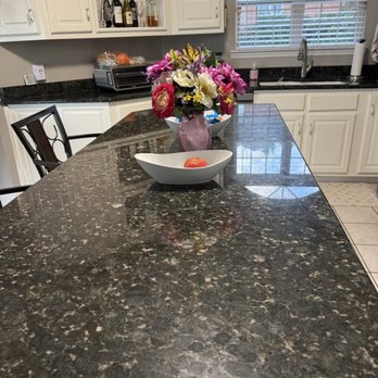Pink Bubbles - Kitchen bar - Home Cleaning Near Me - Rossville, Georgia