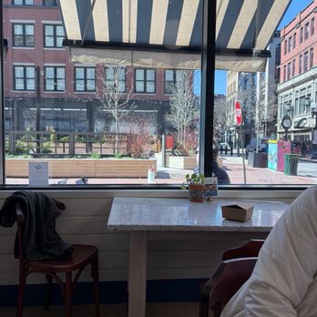 Ellie's - Breakfast & Brunch Near Me - Providence, Rhode Island