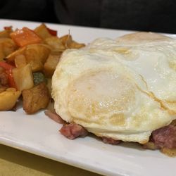Copper Kettle Bar & Restaurant - Corned Beef Hash