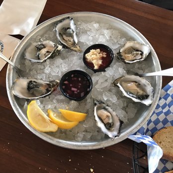 Bluewater Avalon - Oysters on the Half Shell - Seafood Near Me - Avalon, California
