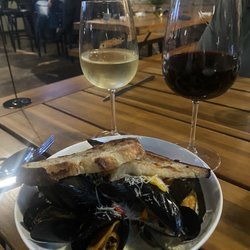 The Fickle Palate - "Barnacles & belly" Steamed blue mussels and fried pork belly in cream sauce with homemade bread
