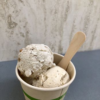 Koolfi Creamery - Split Single Scoop: Banana Gulab Jamun + Fig & Cardamom - Ice Cream & Frozen Yogurt Near Me - San Francisco, California Koolfi Creamery - Split Single Scoop: Banana Gulab Jamun + Fig & Cardamom - Ice Cream & Frozen Yogurt Near Me - San Francisco, California