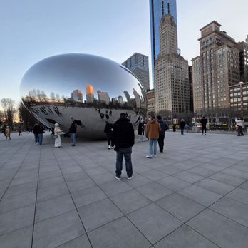 Cloud Gate - Public Art Near Me - Chicago, Illinois