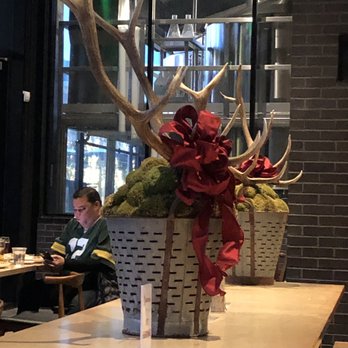 Hinterland Brewery - Centerpieces on tables - New American Near Me - Green Bay, Wisconsin Hinterland Brewery - Centerpieces on tables - New American Near Me - Green Bay, Wisconsin