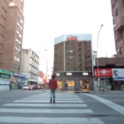 La Torre - Vista de la Óptica La Torre desde la vereda de enfrente II