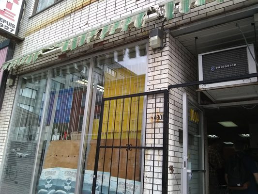 Segal's Market by null