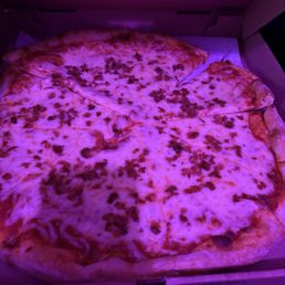Ordered a Bacon pizza very tasty yummy!