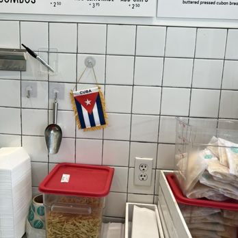 Cubatón Sandwich Shop - Cuban Near Me - Miami Beach, Florida