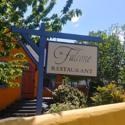 IL Falcone Restaurant - Italian inspired cooking in the Comox Valley feauring an extensive Italian wine list.