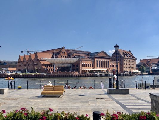 Mercato Restaurant & Bar by null