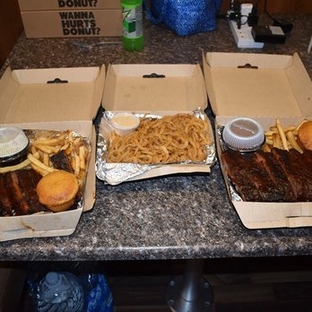 Famous Dave's Bar-B-Que - Barbeque Near Me - Sioux Falls, South Dakota