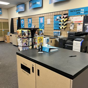 The UPS Store - Shipping Centers Near Me - Huntersville, North Carolina The UPS Store - Shipping Centers Near Me - Huntersville, North Carolina