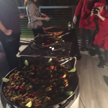 Ale's Paella - Caterers Near Me