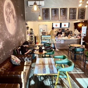La Luna Tea and Dessert Bar - Desserts Near Me - Las Vegas, Nevada