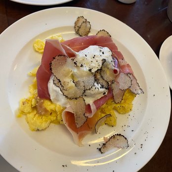 Cecconi's Miami Beach - Scrambled egg with truffle and prosciutto - Italian Near Me - Miami Beach, Florida