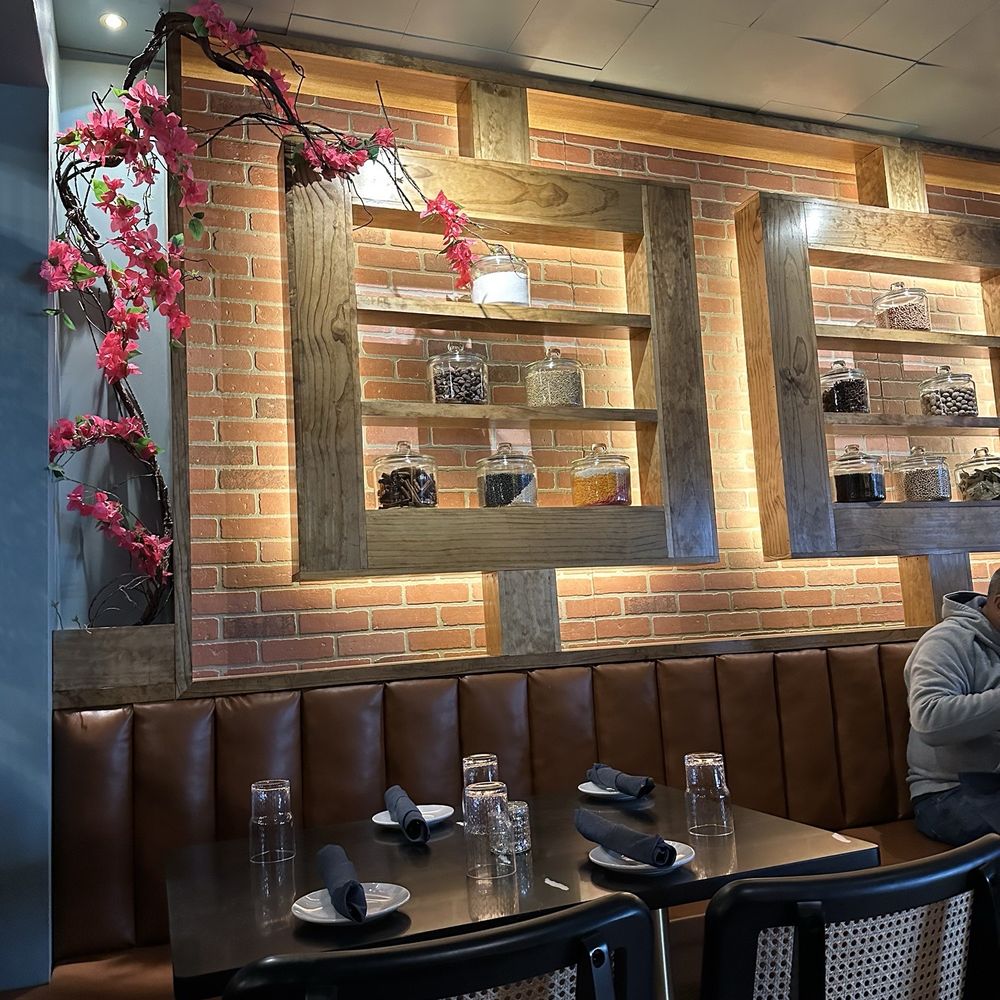 Naan - Beautiful seating area - Indian Near Me - Mount Pleasant, South Carolina