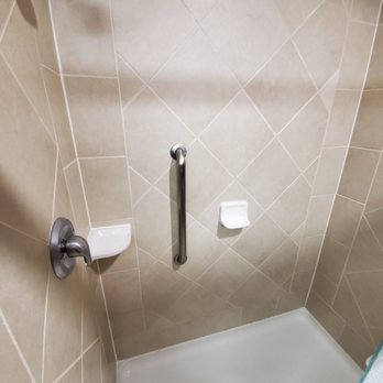 Hampton Inn & Suites Conroe - I-45 North - Shower - Hotels Near Me - Conroe, Texas Hampton Inn & Suites Conroe - I-45 North - Shower - Hotels Near Me - Conroe, Texas