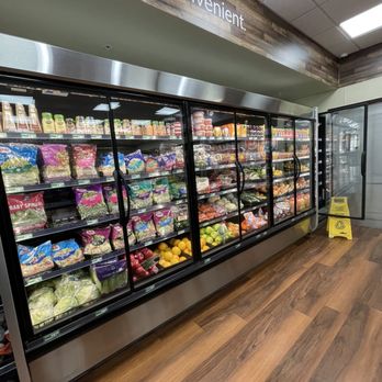 Braums Glenpool - Grocery Dept - Produce Refrigerator - Grocery Near Me - Glenpool, Oklahoma