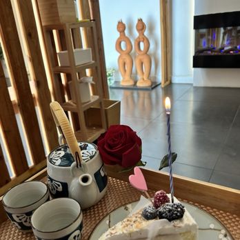 Hideko Spa - Lobby Lounge - Valentine's Day Treats - Massage Therapy Near Me - Los Angeles, California