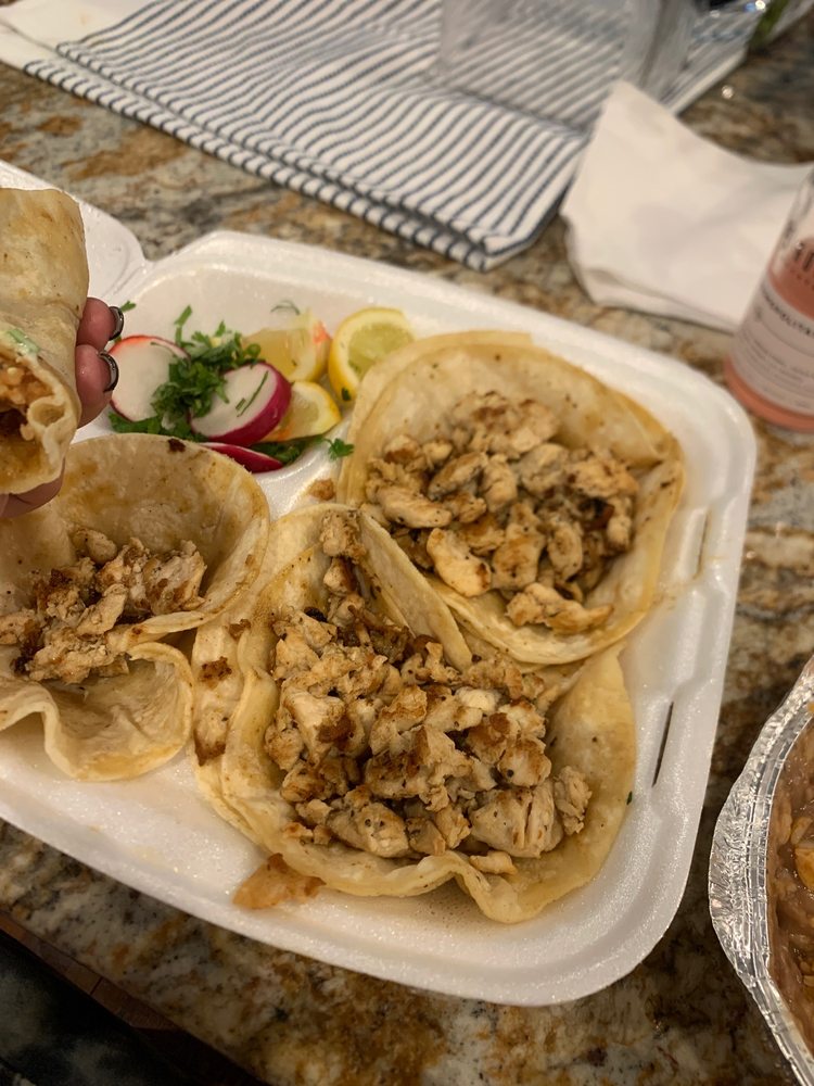La Mexicana Restaurant & Bakery